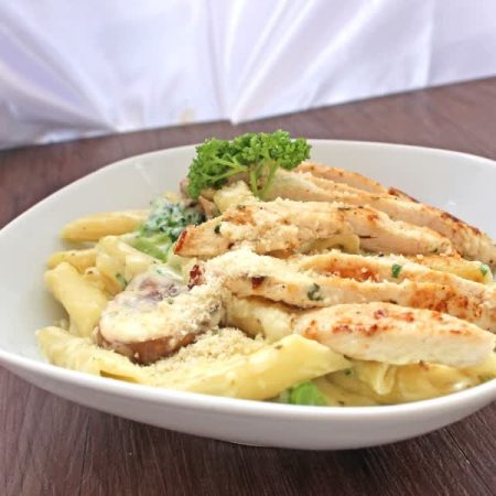 Penne Pollo Alfredo